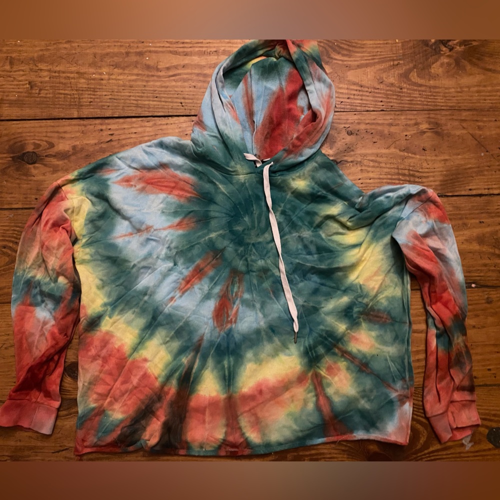 Tie-Dye Crop-Top Hoodie